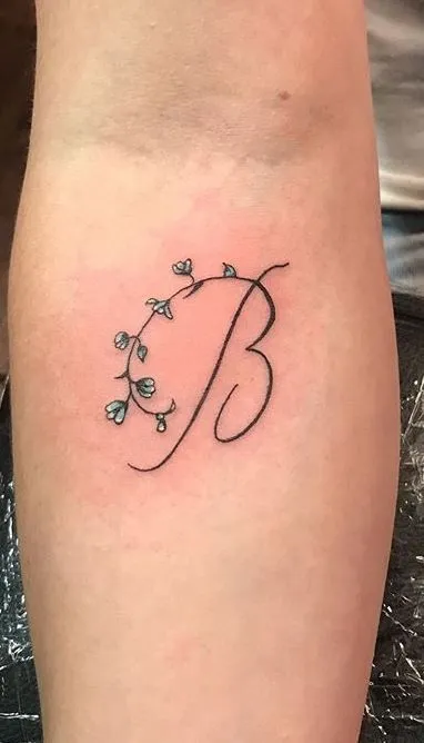 Letra B tattoo