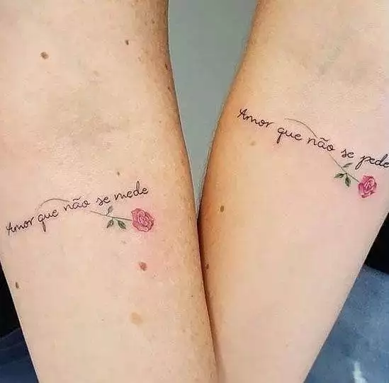 tatuagem casal braço