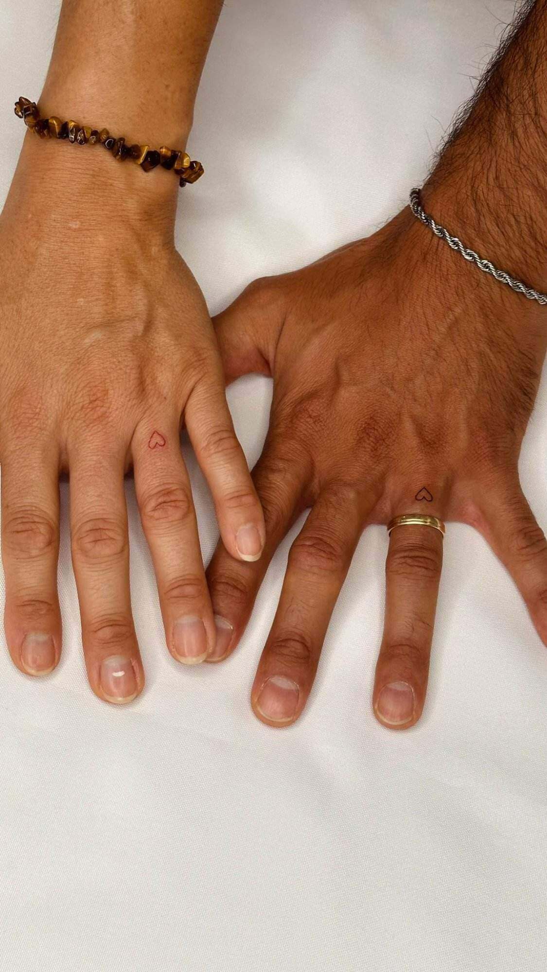 tattoo fineline dedos das mãos