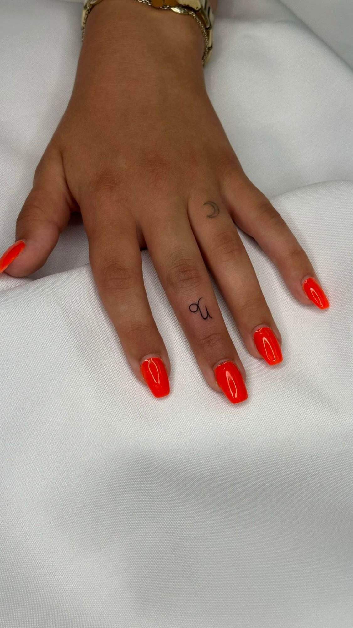 tatuagem signo dedo da mão