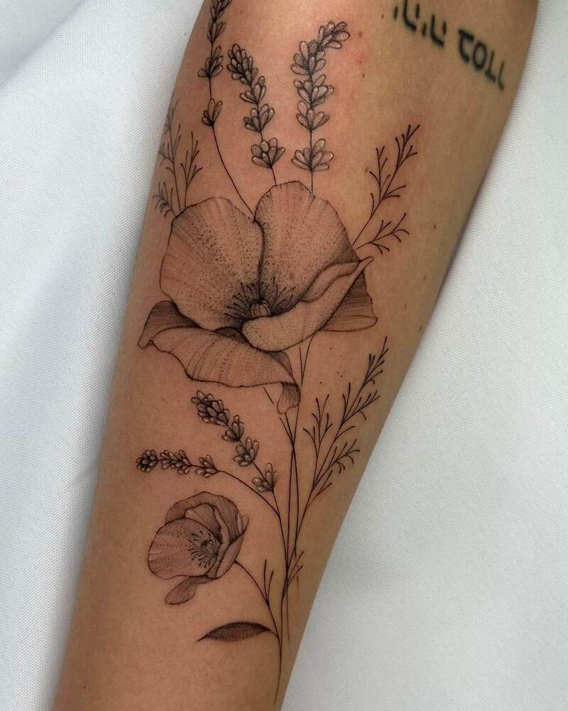 tattoo feminina floral