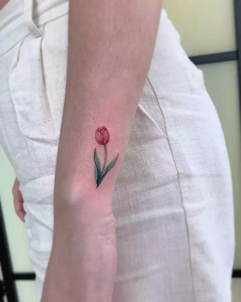 tattoo flor colorida delicada