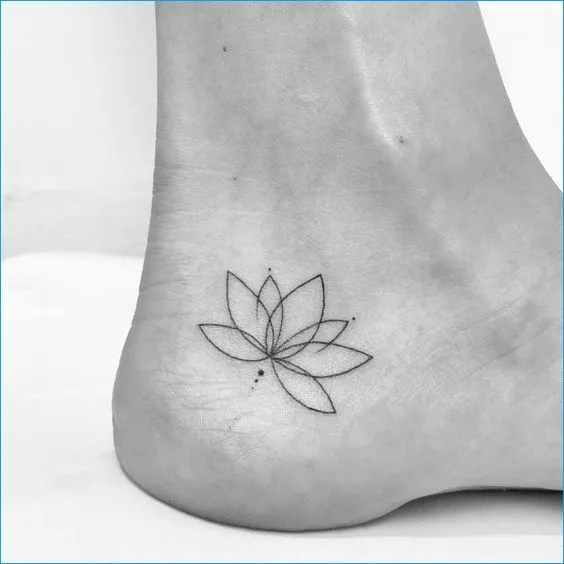 Tatuagem nos pés - lótus