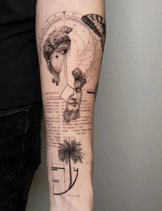 Tatuagem micro realista com diversos traços finos, um rosto, uma árvore e textos simulando a página de um livro.