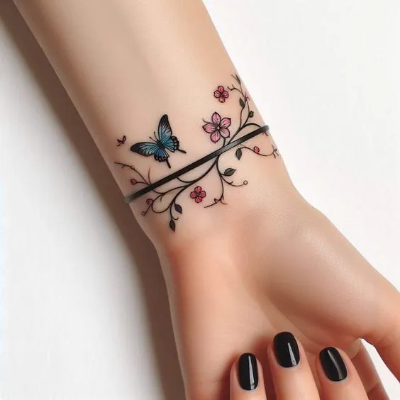 Tatuagem de borboleta no pulso