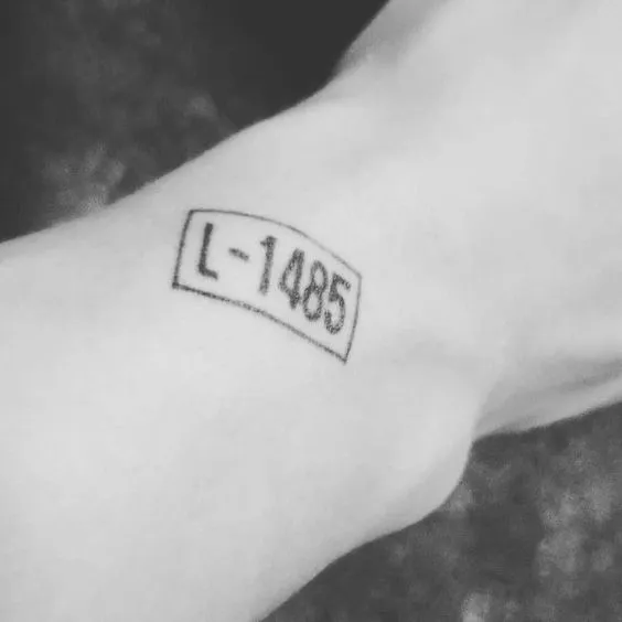 Tatuagem "L-1485" do EXO-L