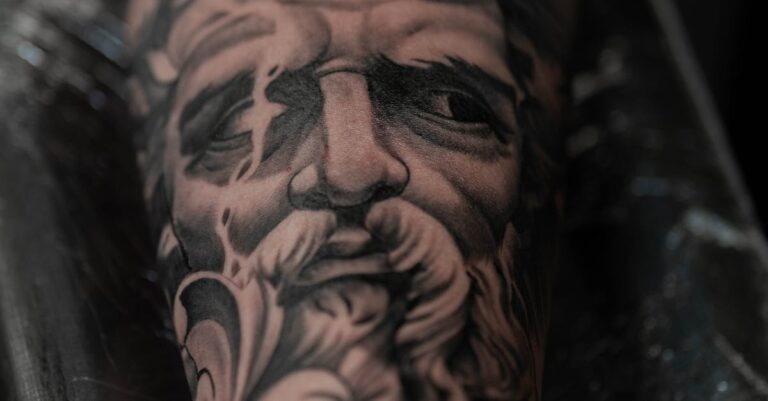 Micro-realismo em Tatuagens Delicadas: O Que É e Como Escolher o Seu Design